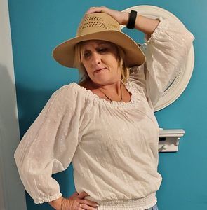 Meet your Posher, Nancy